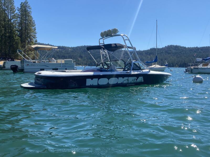 Ski Boats For Sale in California by owner | 1998 20 foot Moomba Outback